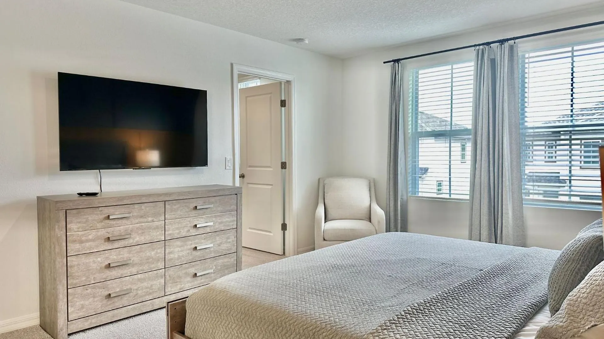 Awesome Three Bedroom Townhome Near Disney 322 Davenport